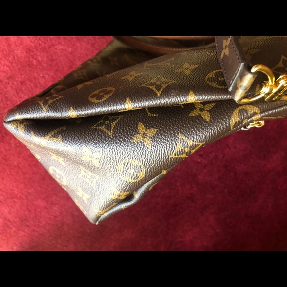 Handbag - Picture 8 of 13